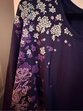 New with tags 5X Catherines Purple Floral Scoop Neck long sleeve tee